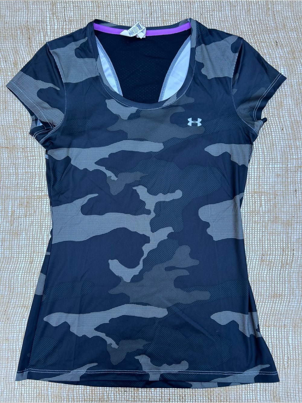 Under Armour heat gear athletic top